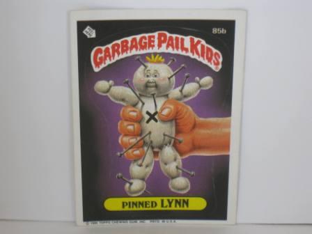 085b Pinned LYNN [Copyright] 1986 Topps Garbage Pail Kids Card
